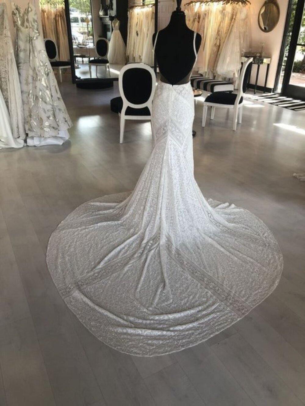 Rue De Siene Tulum Wedding Gown Size 10 - Picture 9 of 13